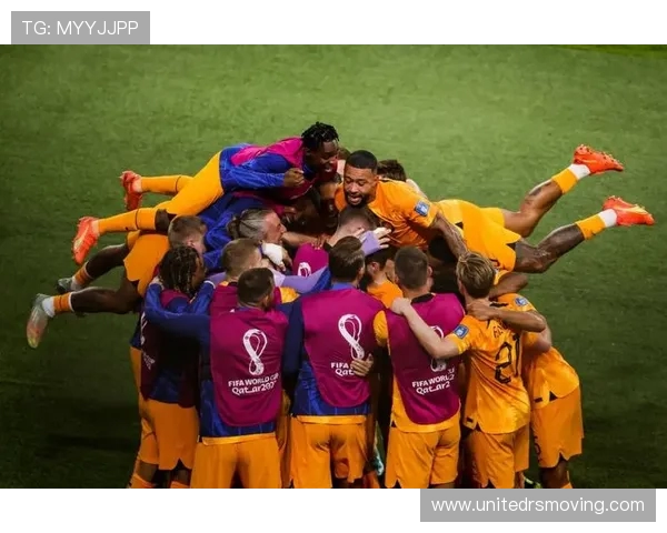 荷兰队客战立陶宛范戴克领衔加克波德佩马伦首发亮相 荷兰队客战立陶宛范戴克领衔加克波德佩马伦首发亮相