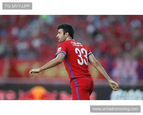 拉菲尼亚替补出场助亚马尔解围 与维尼修斯发生场上争执