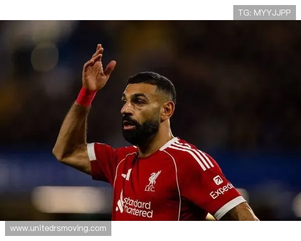 质疑我对萨拉赫双标却对C罗替补不满不指责其为中心的立场探讨