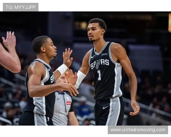 原创西部排名再度洗牌！马刺紧追火箭，两队争夺第六位，独行侠三连胜势头强劲